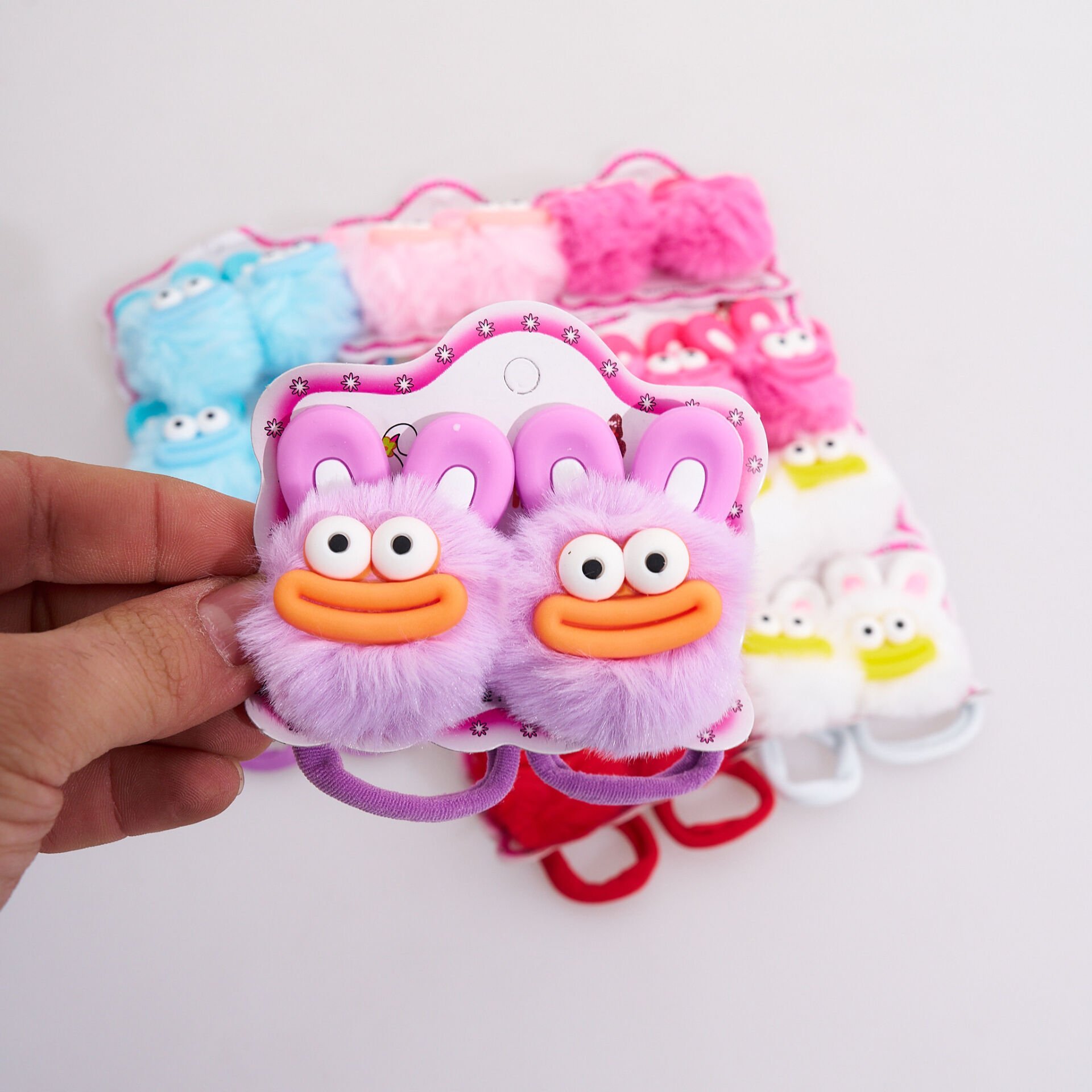 İKİLİ PONPONLU LASTİK TOKA