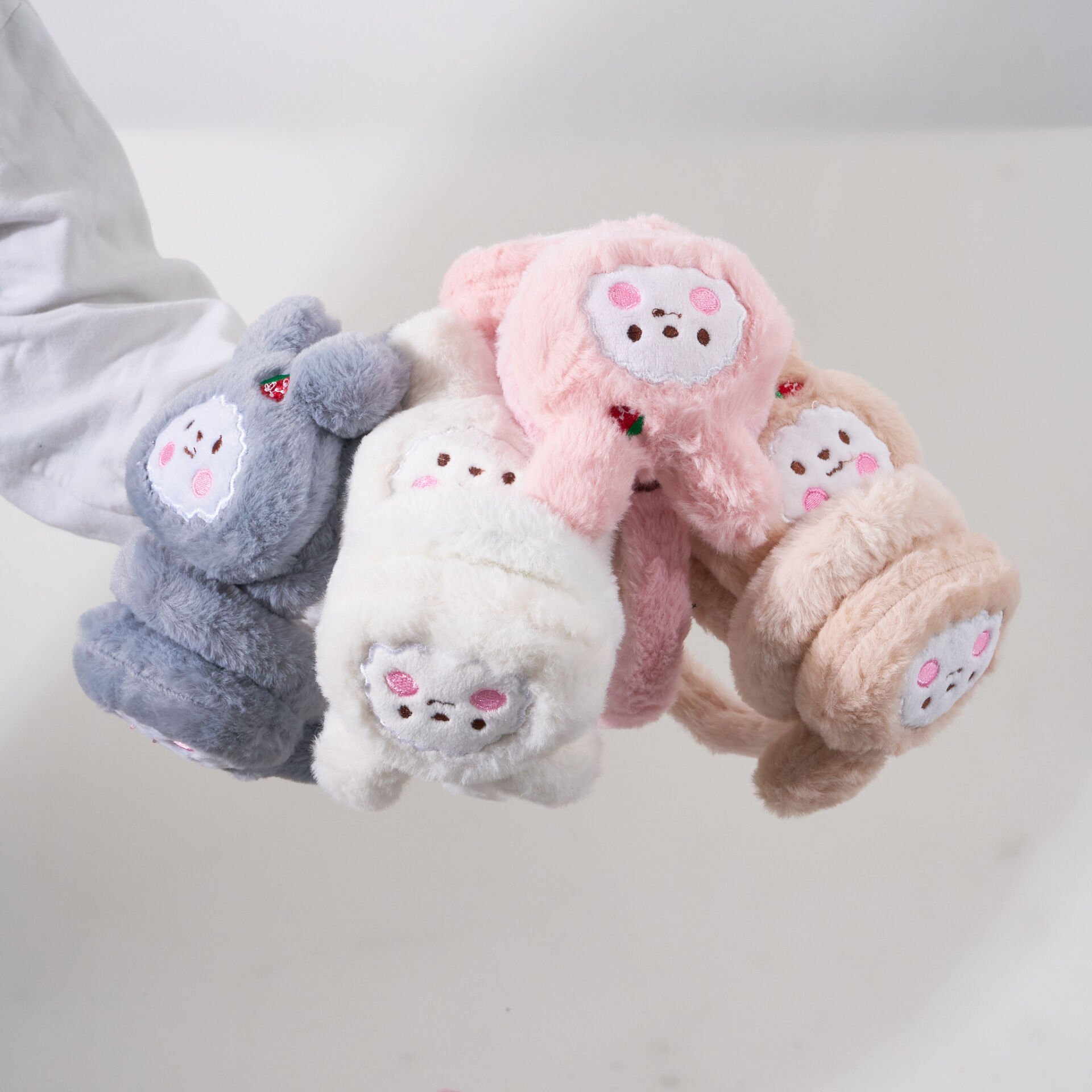 KISA KULAKLIK ( FİGÜRLÜ )