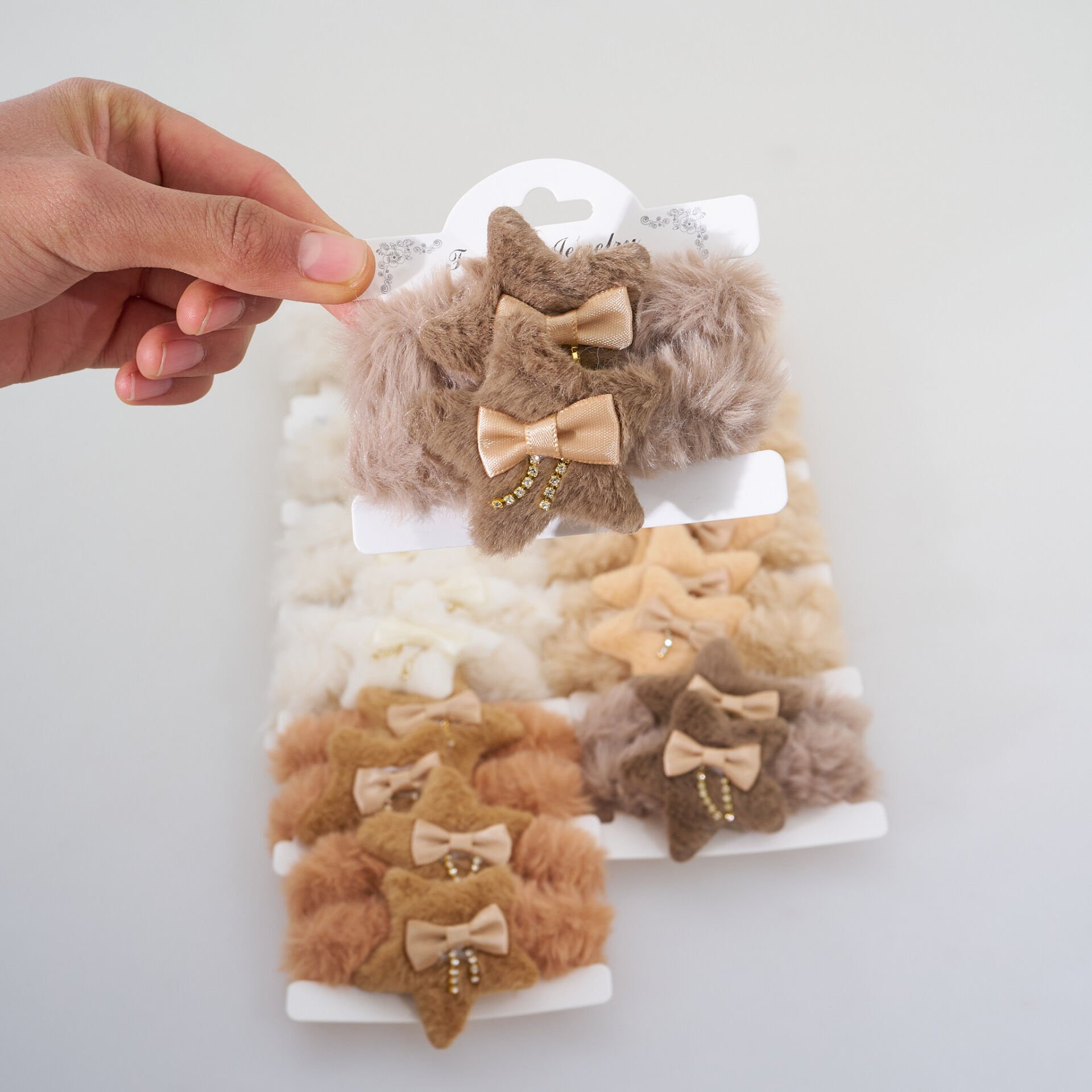 İKİLİ FİGÜRLÜ TÜYLÜ SİMİT TOKA