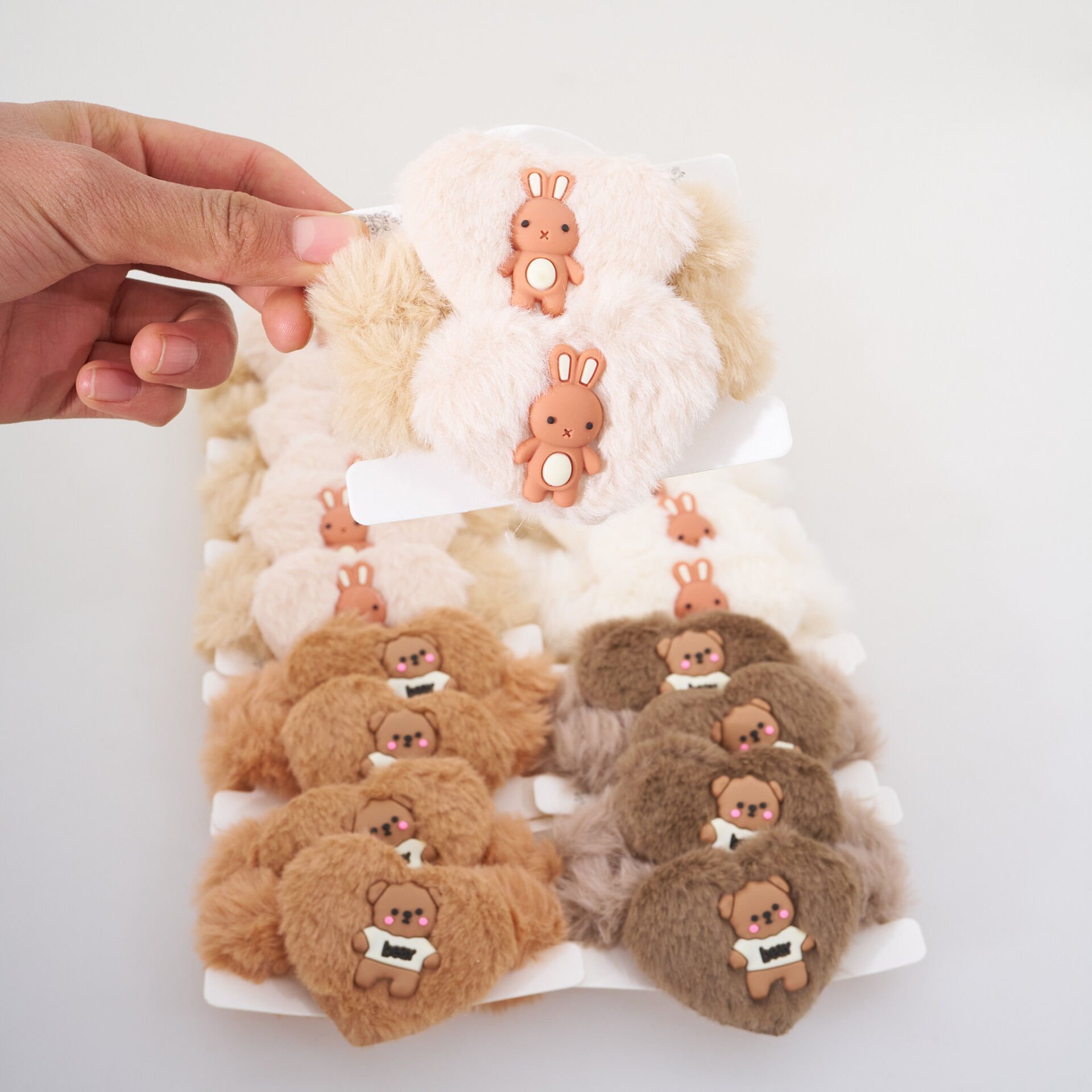 İKİLİ FİGÜRLÜ TÜYLÜ SİMİT TOKA