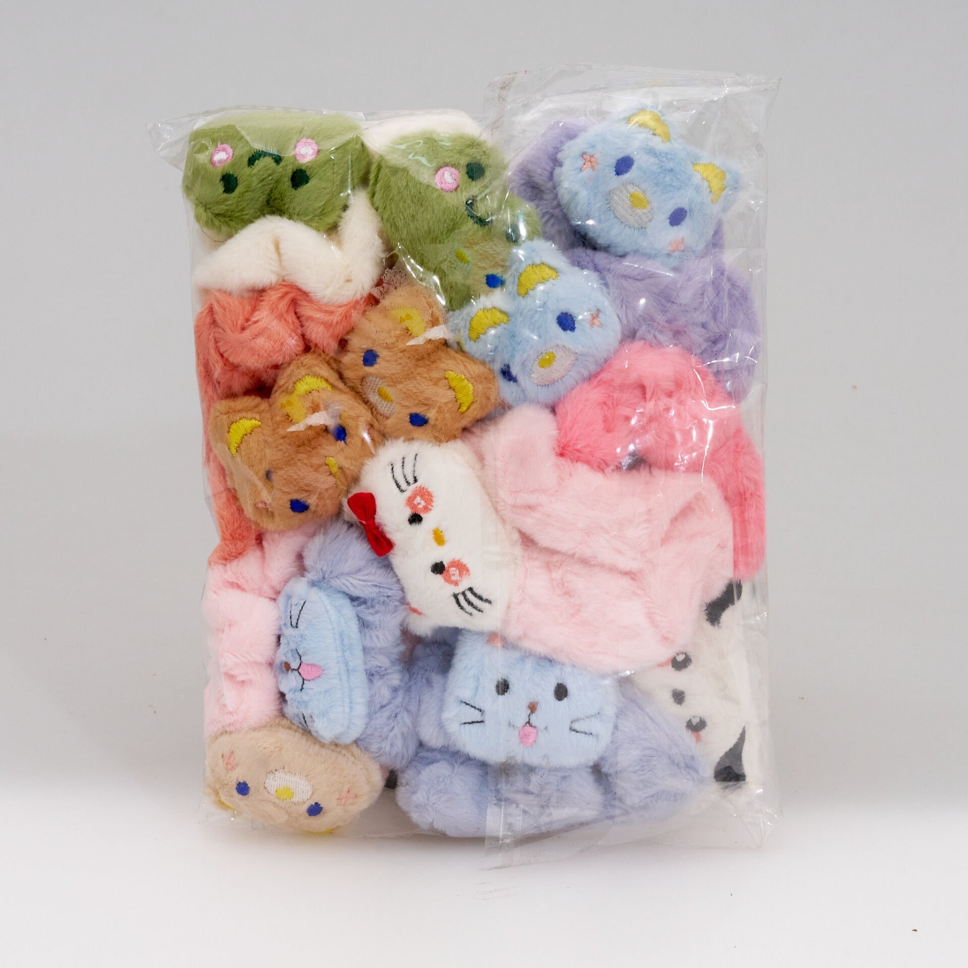 FEATHERED FIGURE BUBBLE CLASP L-82