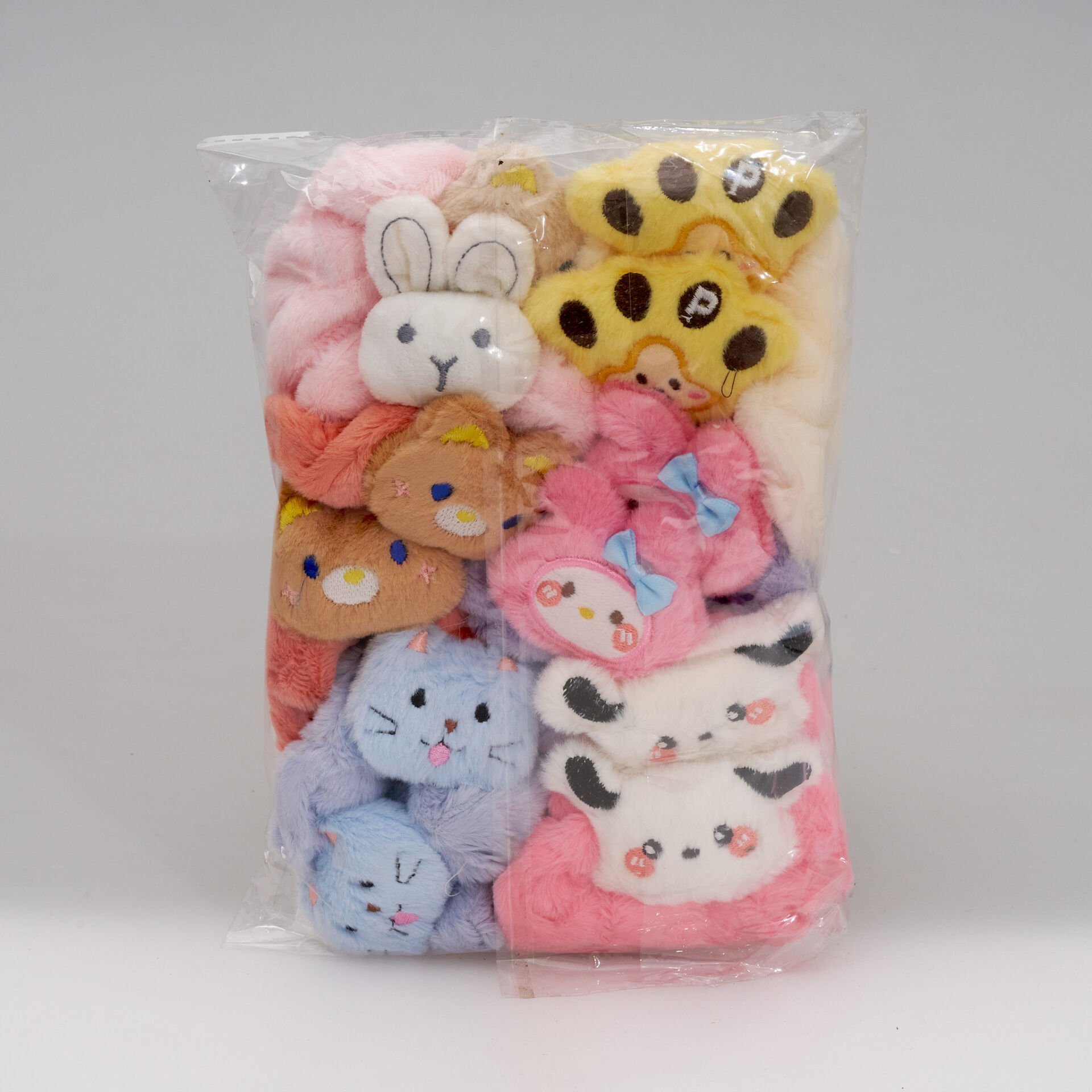 TÜYLÜ FİGÜRLÜ SİMİT TOKA L-82