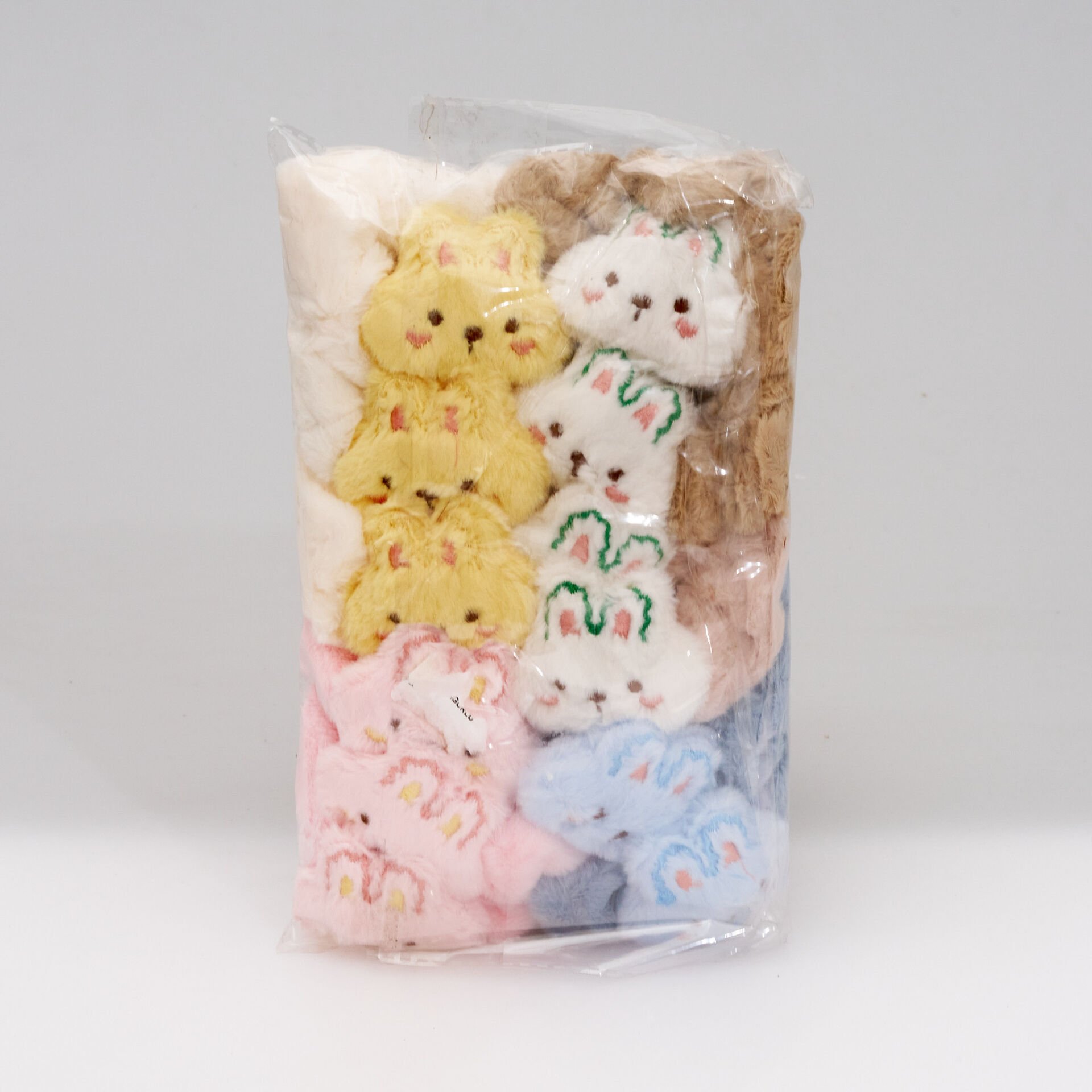 TÜYLÜ FİGÜRLÜ SİMİT TOKA L-82