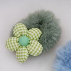 TÜYLÜ PAPATYA SİMİT TOKA L-83