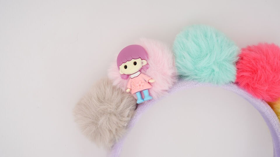 TÜYLÜ ÇİFT FİGÜRLÜ TAÇ