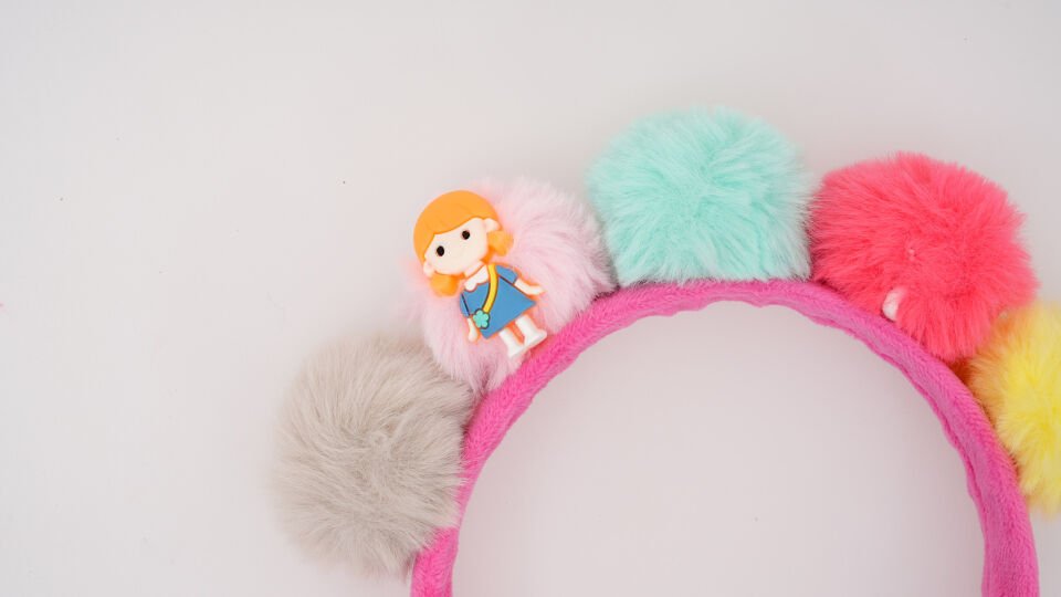 TÜYLÜ ÇİFT FİGÜRLÜ TAÇ