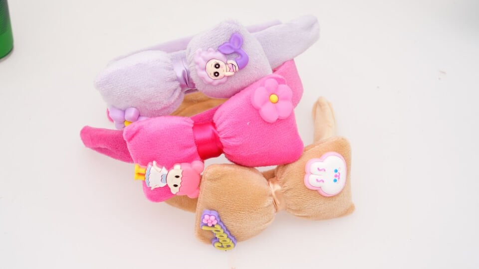 TÜYLÜ ÇİFT FİGÜRLÜ TAÇ