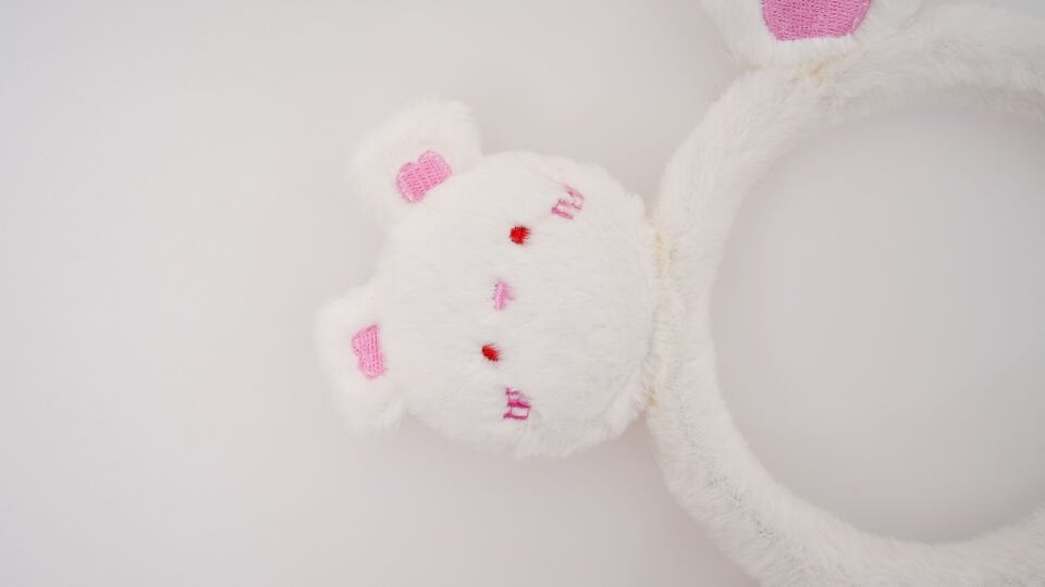 TÜYLÜ ÇİFT FİGÜRLÜ TAÇ