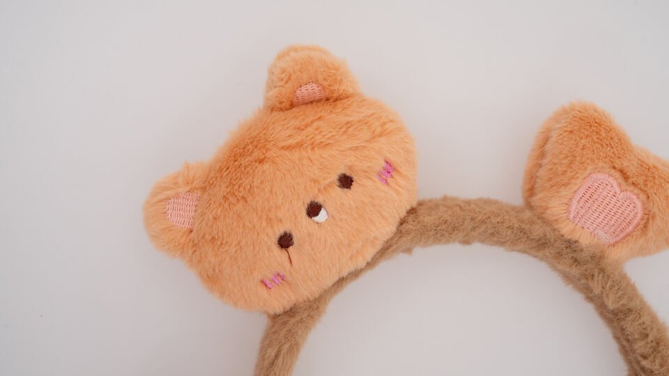 TÜYLÜ ÇİFT FİGÜRLÜ TAÇ