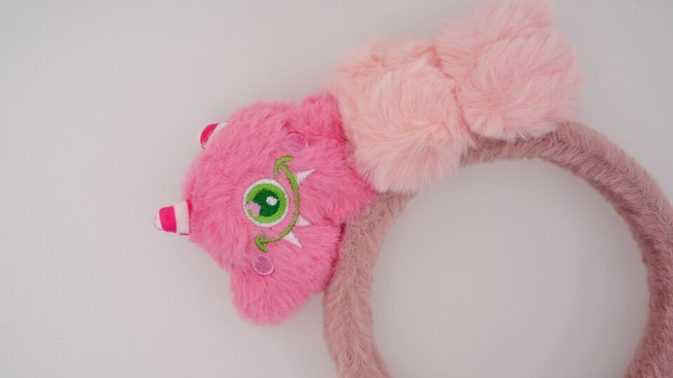 TÜYLÜ ÇİFT FİGÜRLÜ TAÇ