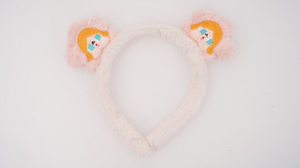 TÜYLÜ ÇİFT FİGÜRLÜ TAÇ