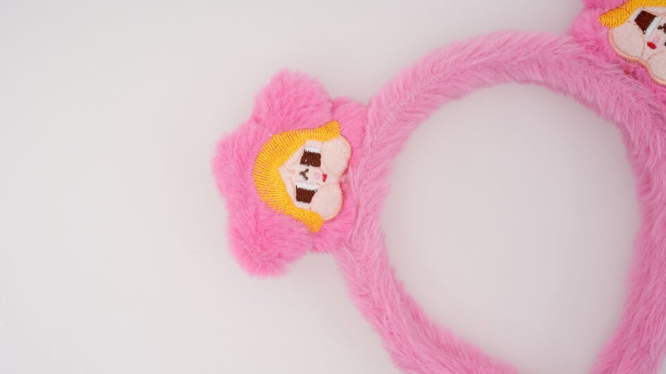 TÜYLÜ ÇİFT FİGÜRLÜ TAÇ