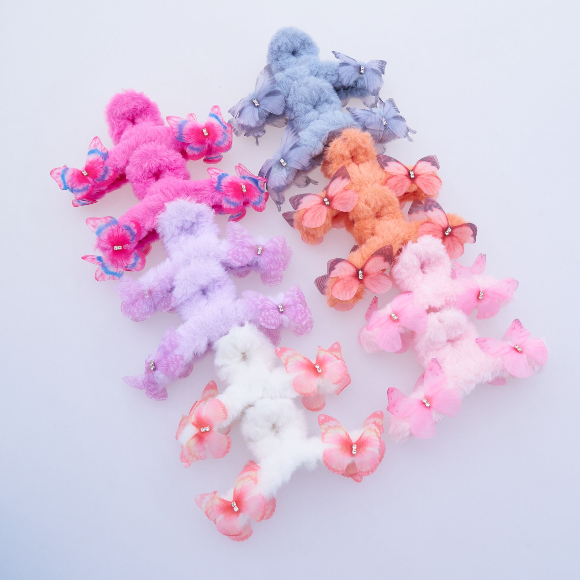 KELEBEKLİ TÜYLÜ MANDAL M-84