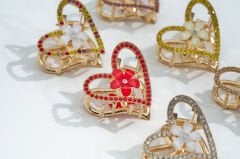 KALPLİ TAŞLI METAL MANDAL M-29