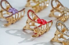 TAŞLI ÇİÇEKLİ METAL MANDAL M-29