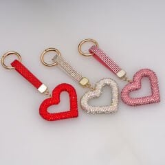 TAŞLI KALPLİ LÜKS ANAHTARLIK KVS-A-73