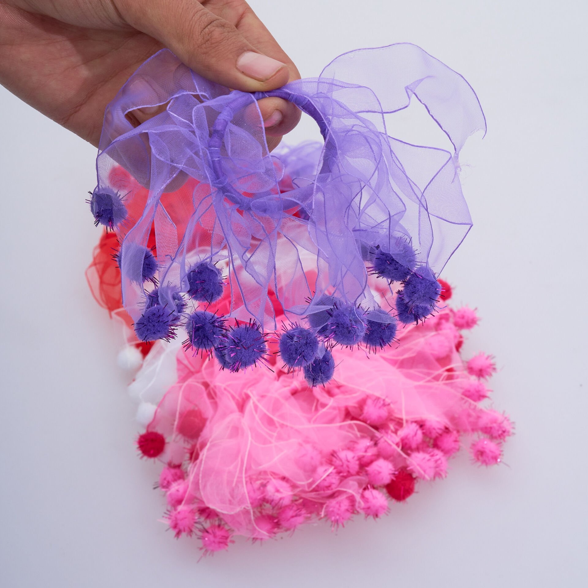 TÜLLÜ PONPONLU HAVLU TOKA L-29